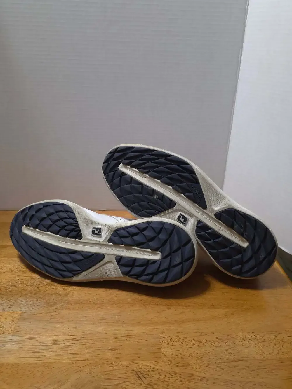 FootJoy Traditions Spikeless Golf Shoes White 57927 Men's Size 10M